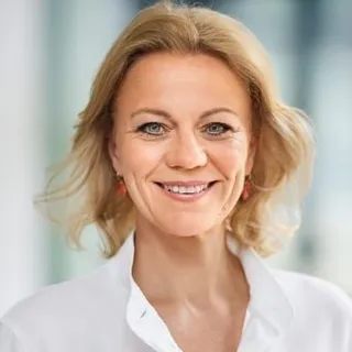Dr. Monika Staudt